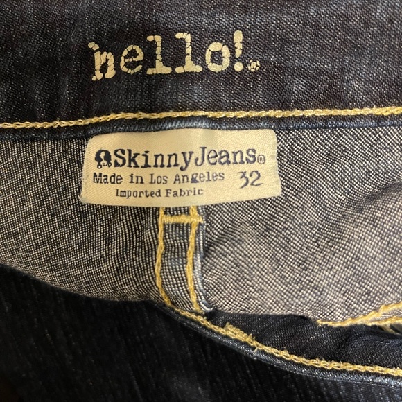 HELLO! SKINNY JEANS SIZE 32 MADE IN L.A. - DARK DENIM & WORN 4-5 TIMES AIR DRIED - Picture 2 of 4